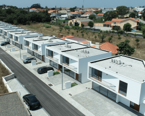 Moradias Rua Monges de Cister, Benedita